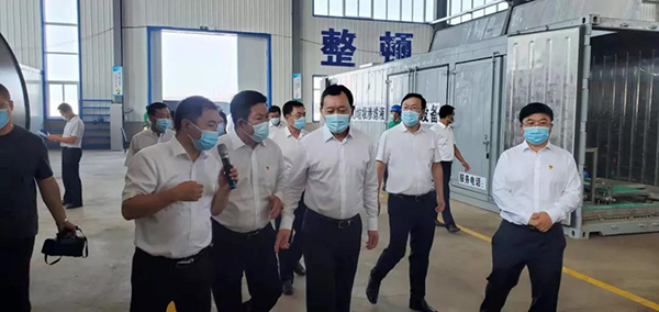 朝陽市委副書記、市長謝衛(wèi)東蒞臨一諾環(huán)保產(chǎn)業(yè)園考察并指導(dǎo)工作